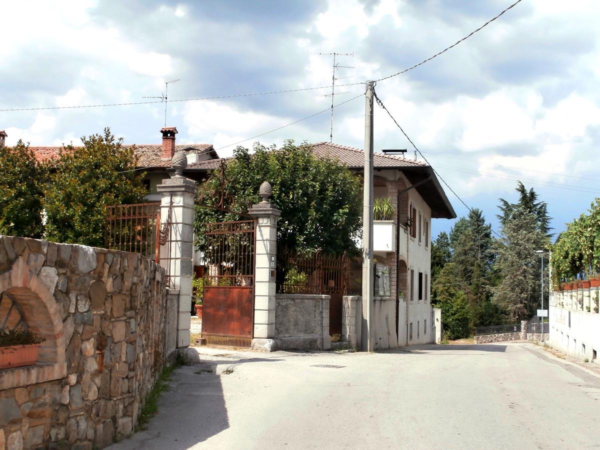 B&B Nella Terra Di Mezzo Caporiacco Eksteriør bilde